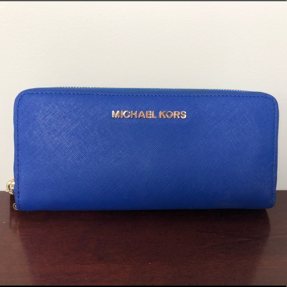 Micheal Kors wallet - Picture 1 of 5